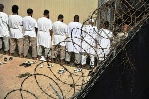 9 عضو القاعده یمن از گوانتانامو به عربستان منتقل شدند 9 عضو القاعده یمن از گوانتانامو به عربستان منتقل شدند