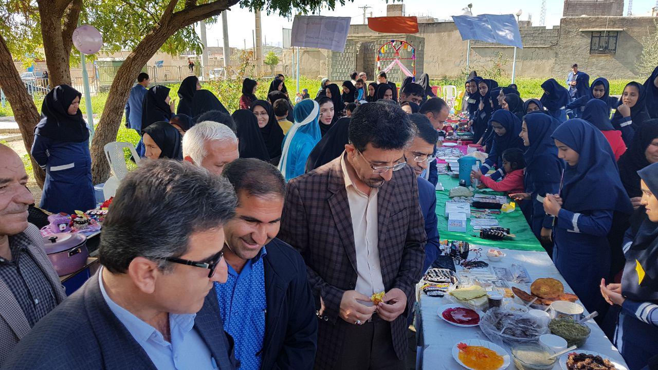 بازارچه کار و فناوری دانش آموزان هنرمند مدرسه ام البنین لنده