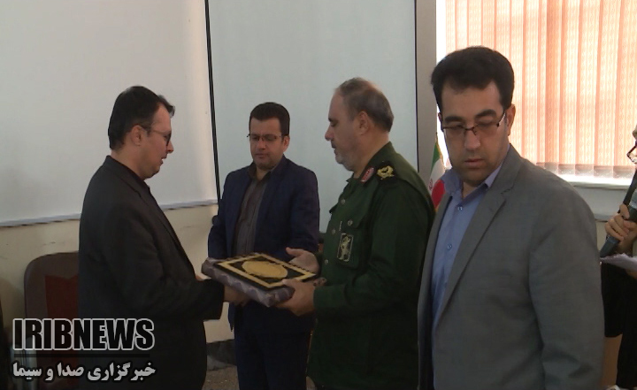 تجلیل از فرماندهان واحدهای بسیج دانش آموزی مهاباد