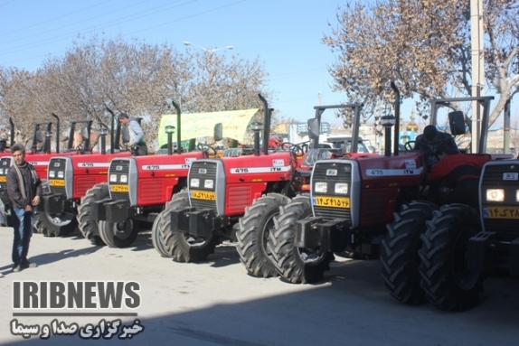 واگذاری 200 دستگاه تراکتور و خودرو به مددجویان مناطق محروم