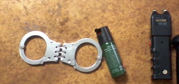 کشف 60 عدد شوکر و افشانه در مشهد