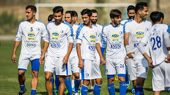 کاروان تیم استقلال تهران در جزیره کیش