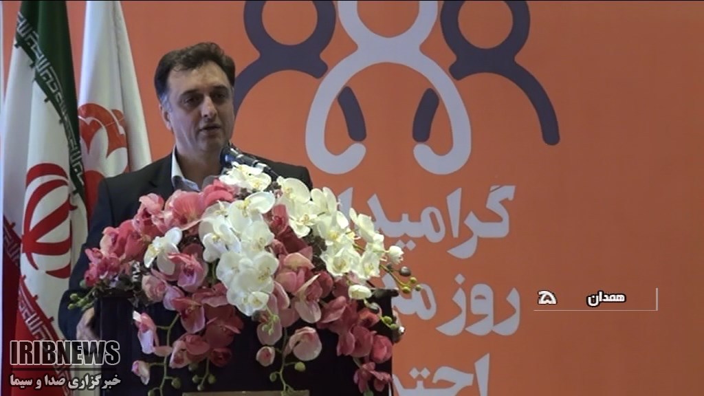 قدردانی از مددکاران نمونه استان