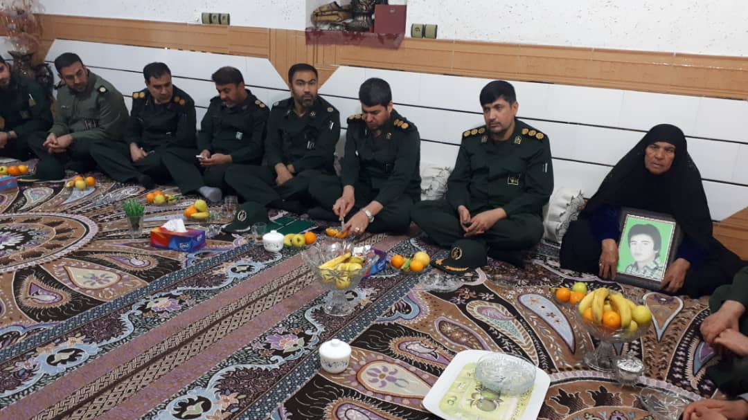 خانواده شهدا، چراغ راه ملت