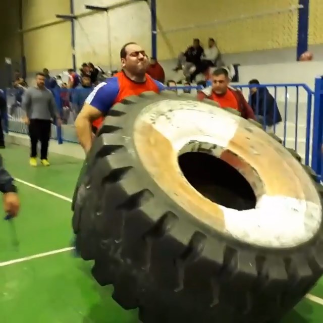 رکوردشکنی ورزشکار کبودراهنگی در مسابقه قویترین مردان رکوردشکنی ورزشکار کبودراهنگی در مسابقه قویترین مردان