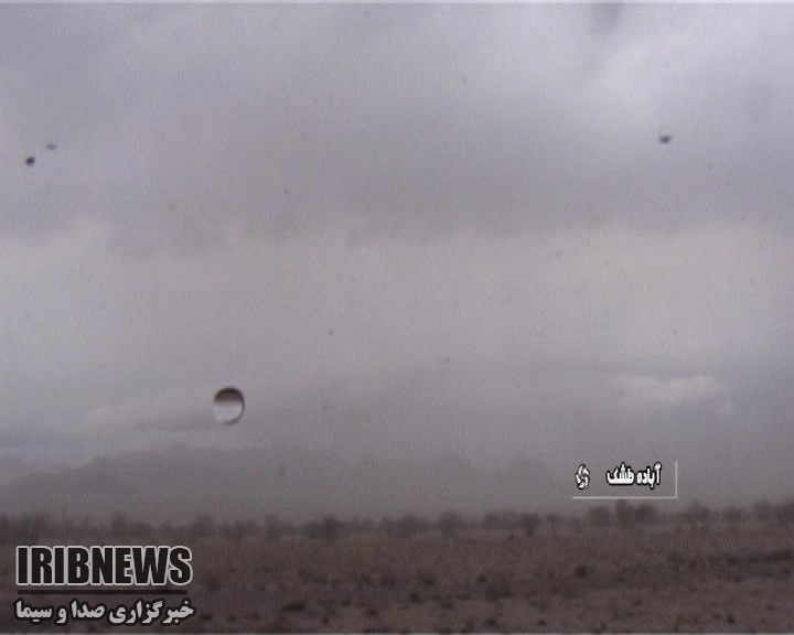 ریزدگردهای سرگردان در آباده طشک ریزدگردهای سرگردان در آباده طشک