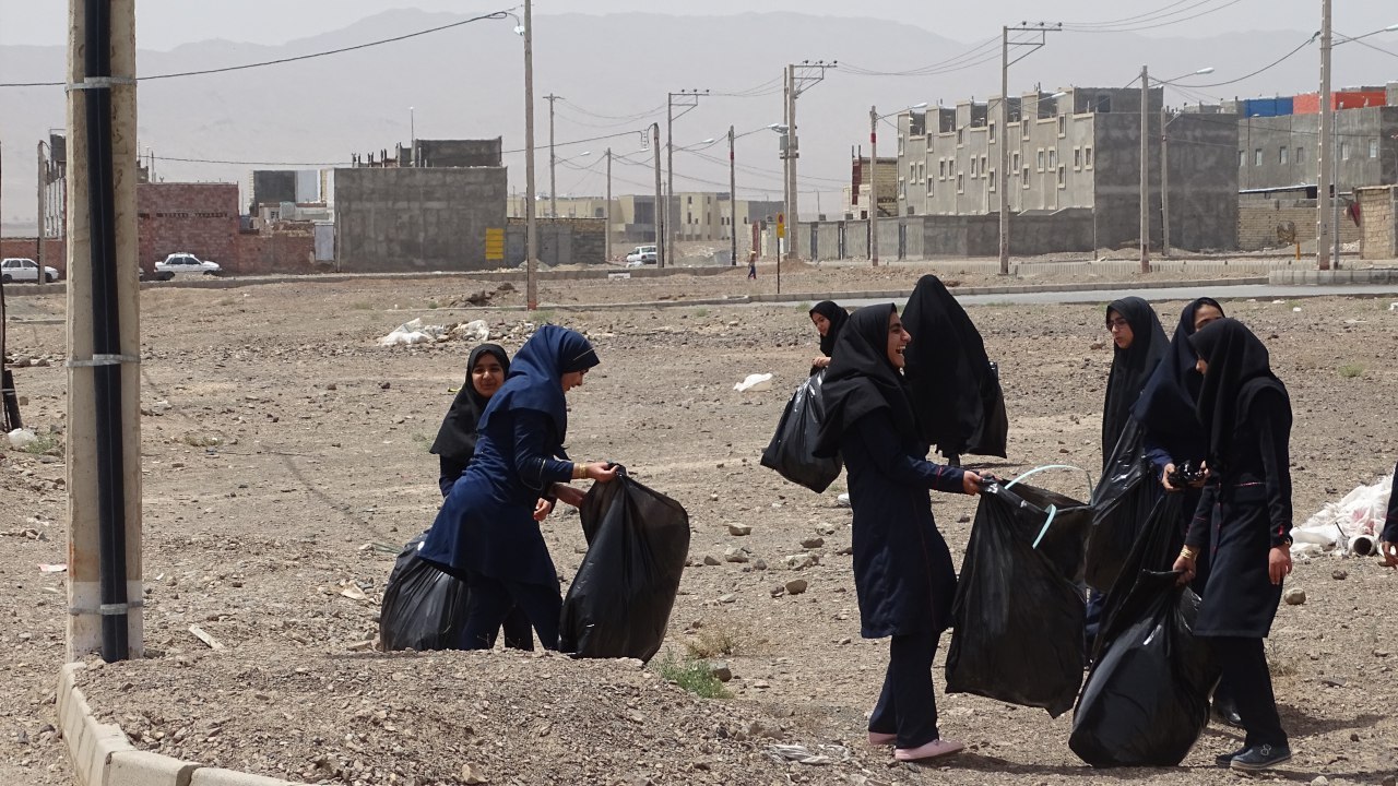 پاکسازی طبیعت اطراف نهبندان و زهان