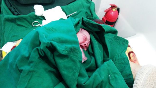 تولد نوزاد دختر در آمبولانس بانوان