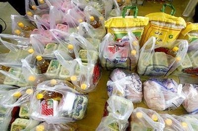 دستانی که سخاوتمندانه انفاق میکنند دستانی که سخاوتمندانه انفاق میکنند