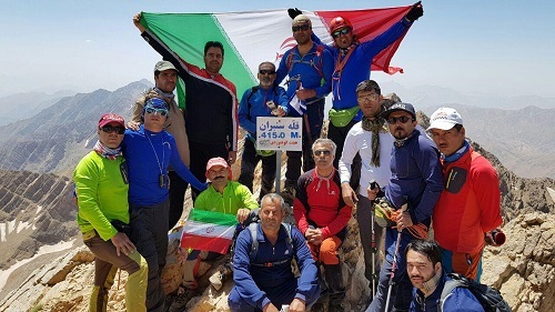 صعود کوهنوردان فریمانی به قله اشترانکوه