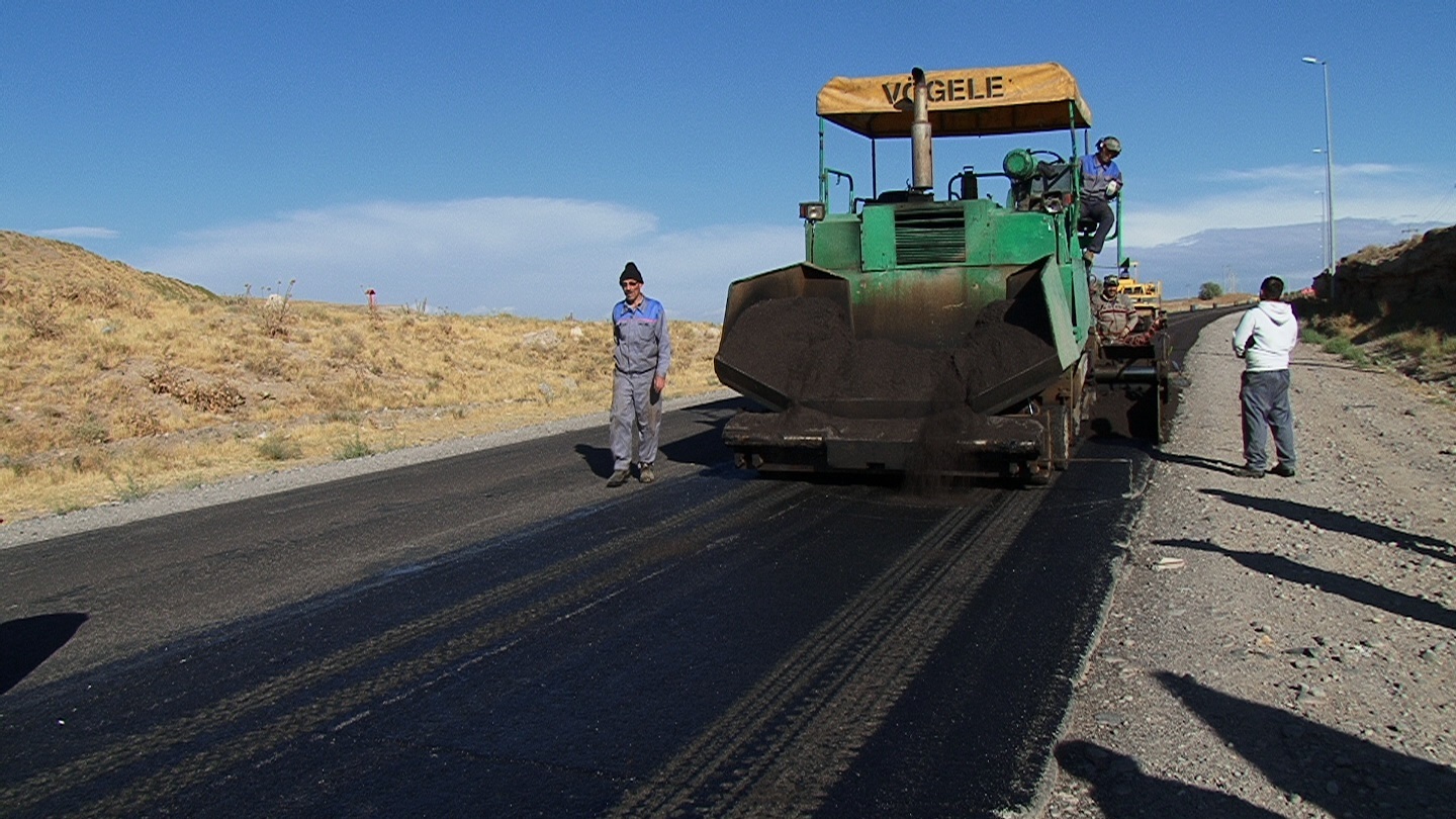 آغاز روکش آسفالت جاده مراغه – هشترود