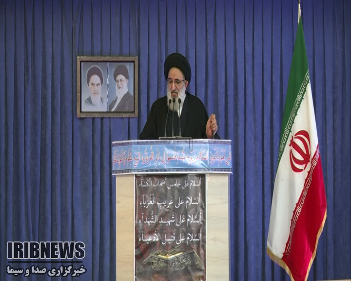 مردم ما تا کوتاه شدن دست امریکا، ایستاده اند