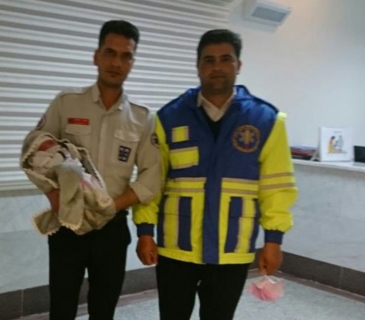 تولد نوزاد عجول در آمبولانس 115 باخرز