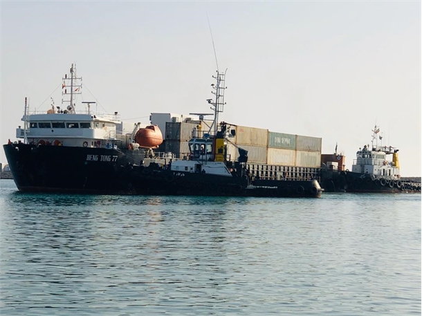 پهلوگیری یک شناور بیش از دو هزار تنی پهلوگیری یک شناور بیش از دو هزار تنی