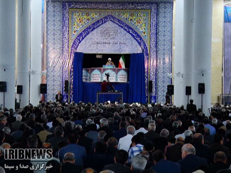 عزت و روحیه انقلابی عامل ایستادگی در مقابل دشمنان