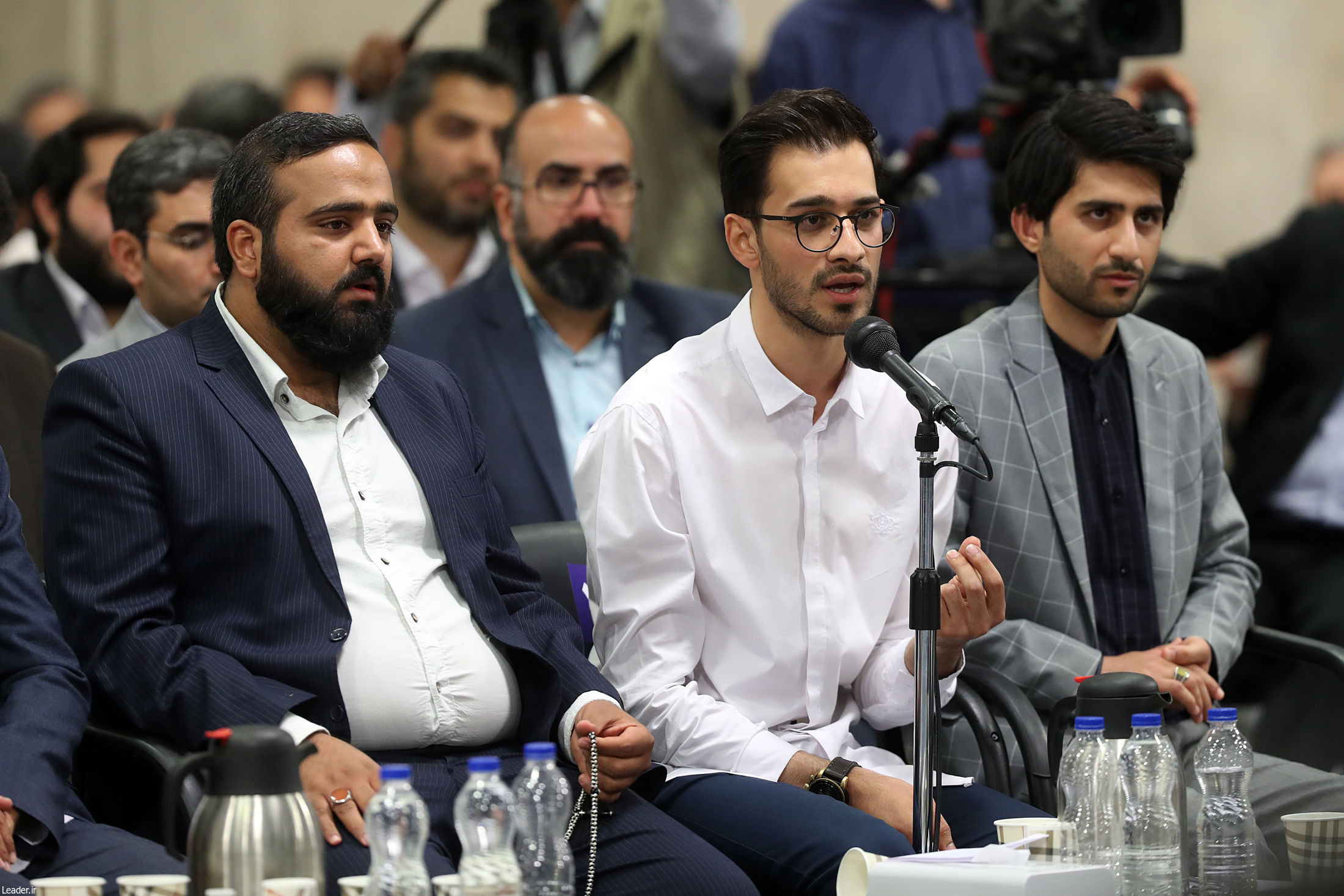 شعرخوانی شعرا در محضر رهبر معظم انقلاب (۱)