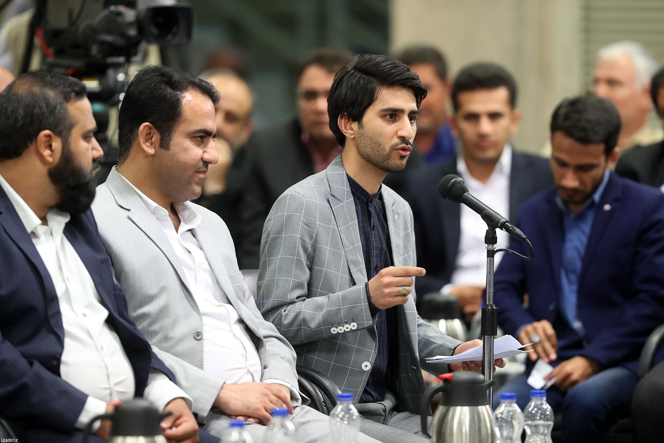 شعرخوانی شعرا در محضر رهبر معظم انقلاب (۱)