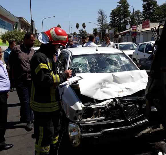 چند مصدوم در برخورد پراید با خودروی حمل زباله در رشت