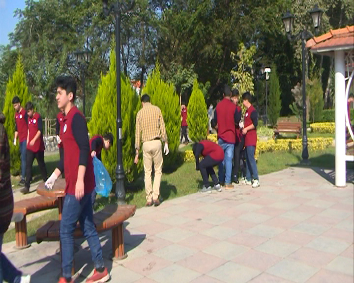 پاکبانانی دانش آموزان رشتی