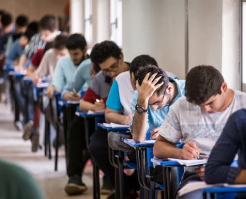 یلدا، امتحانات نهایی را به تاخیر انداخت