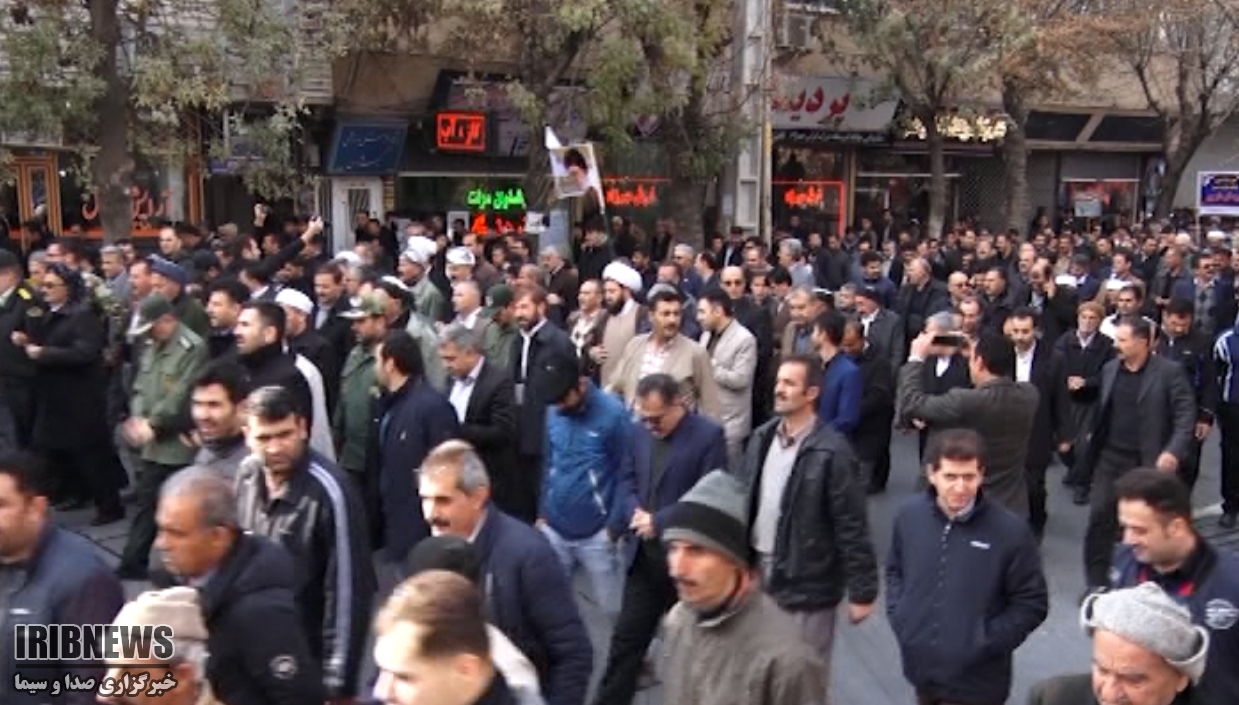 جدا بودن صف مردم از خشونت طلبان جدا بودن صف مردم از خشونت طلبان