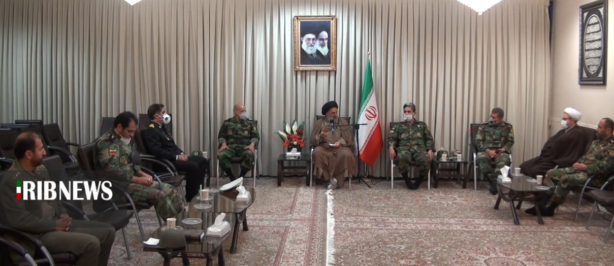 دیدار فرماندهان ارتش با نماینده ولی فقیه در استان