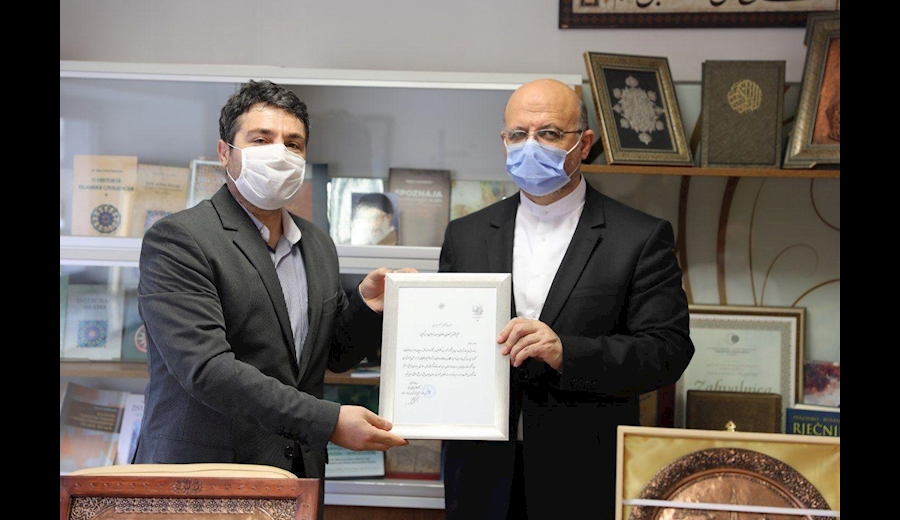 ديدار جمعی از اصحاب قلم بوسنی و هرزگوین با سفیر ایران