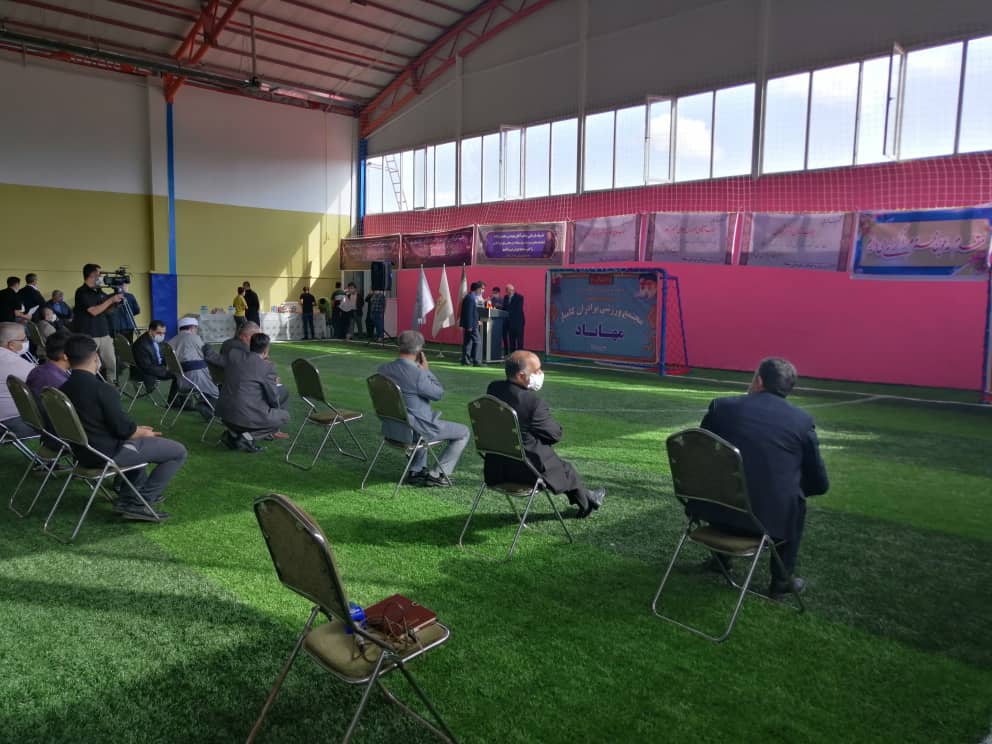 ادامه افتتاح و کلنگ زنی طرحهای هفته دولت با بهره برداری از سالن ورزشی آزادگان ادامه افتتاح و کلنگ زنی طرحهای هفته دولت با بهره برداری از سالن ورزشی آزادگان