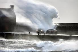 ده&zwnj;ها خانه در پی طوفان در ولز تخلیه شد