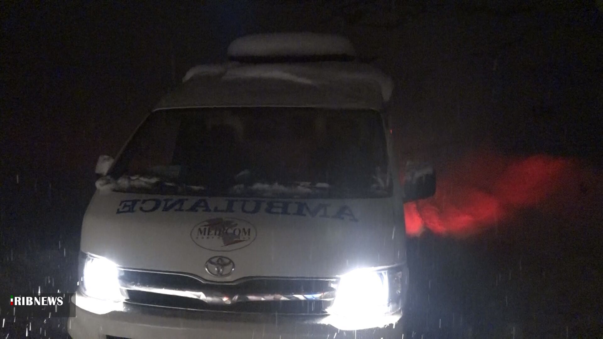 امداد رسانی به آمبولانس حامل پیکر شهیدی گمنام  در تکاب