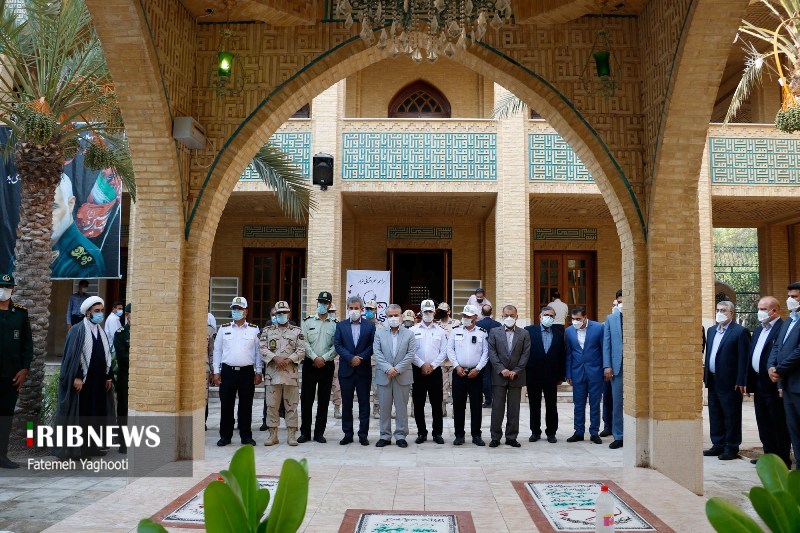 غبارروبی و عطر افشانی مزار شهدای گمنام در جزیره کیش