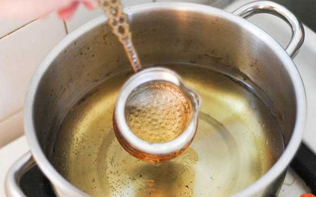 ترفند&zwnj;های سفید کردن ظروف مسی