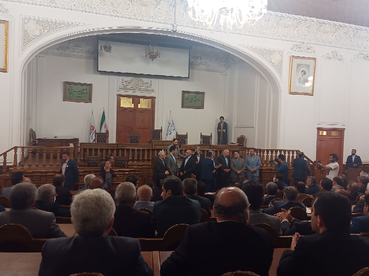 اصناف، مجاهدان اقتصاد مردمی و مقاومتی در حوزه تولید هستند