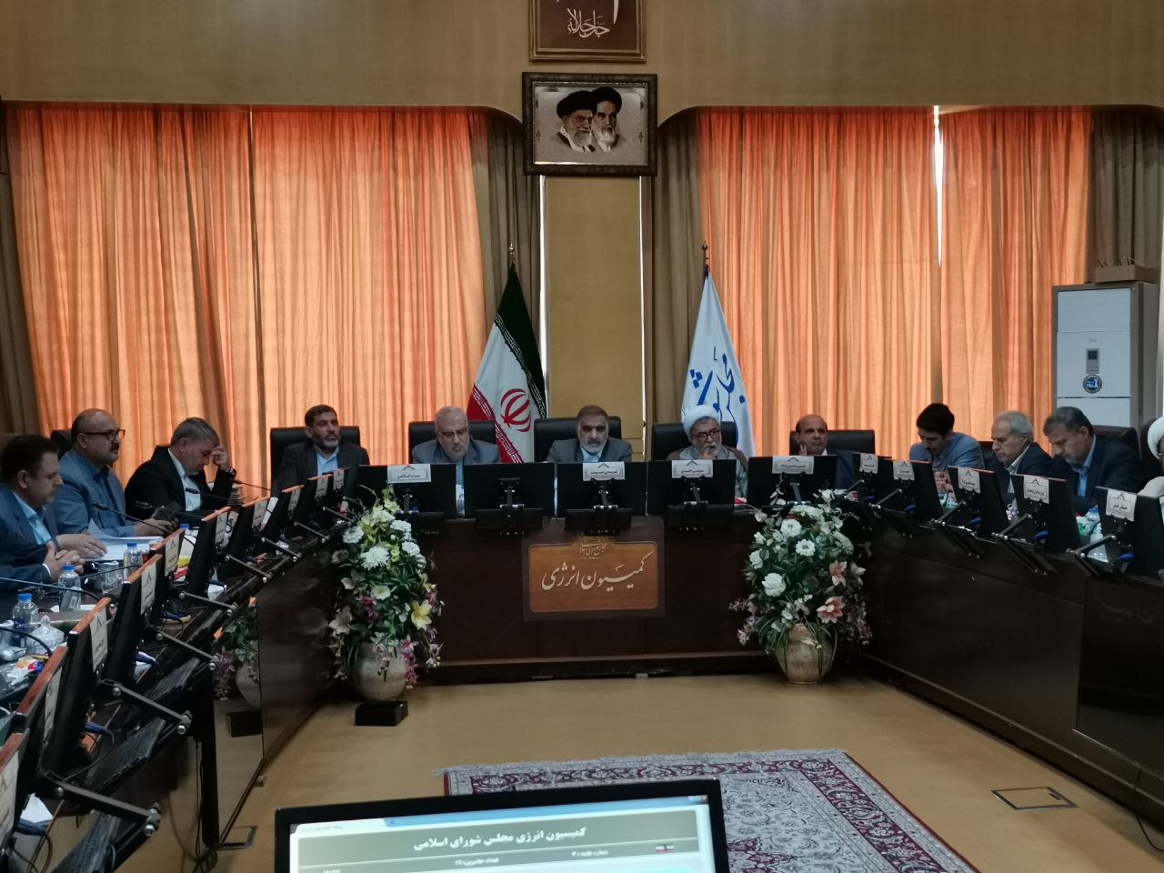 سه عضو دولت در کمیسیونهای مجلس حاضر نشدند سه عضو دولت در کمیسیونهای مجلس حاضر نشدند