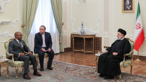 ** تجلیل رئیس جمهور از اقدام هوشمندانه و تاریخی آفریقای جنوبی ** تجلیل رئیس جمهور از اقدام هوشمندانه و تاریخی آفریقای جنوبی