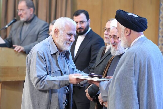 برگزیدگان فعال در حوزه دعا و صحیفه سجادیه تجلیل شدند