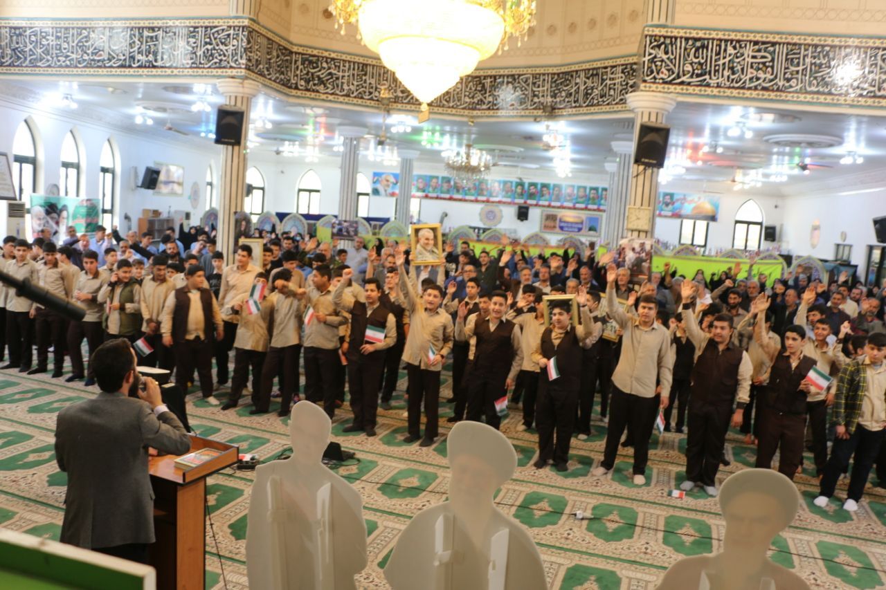 برگزاری همایش جوانان نقش آفرین در گام دوم انقلاب در مناطق مختلف گیلان