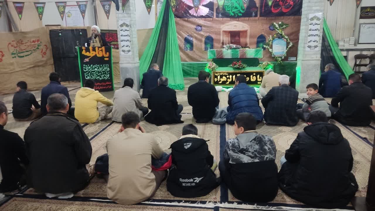 مراسم شب وداع با شهید گمنام در شهرستان مرزی پلدشت مراسم شب وداع با شهید گمنام در شهرستان مرزی پلدشت