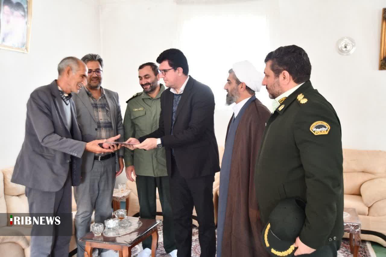 دیدار مسئولان شهرستان شوط با خانواده معظم شهدا دیدار مسئولان شهرستان شوط با خانواده معظم شهدا