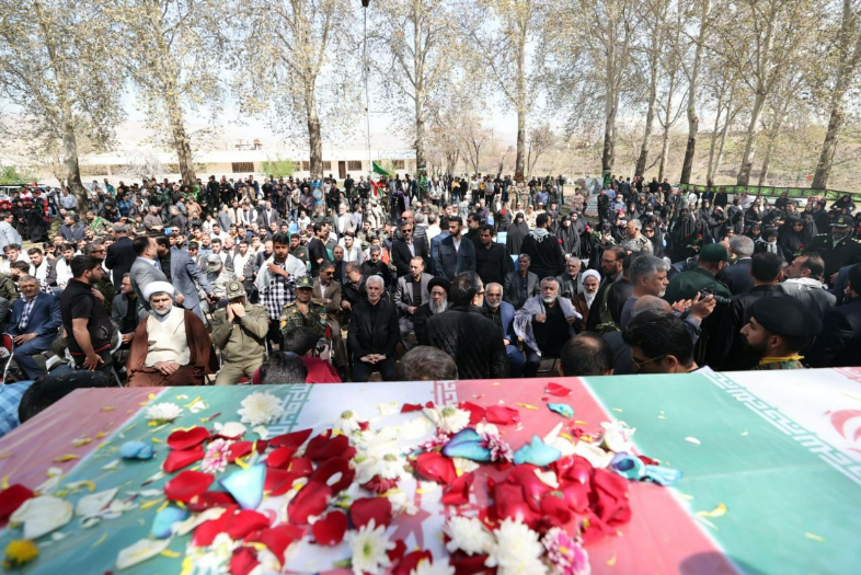 تشییع پیکر شهید گمنام هشت سال دفاع مقدس تشییع پیکر شهید گمنام هشت سال دفاع مقدس