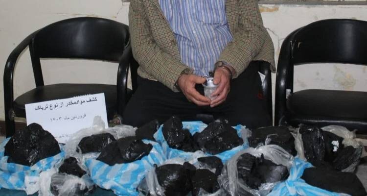 کشف بیش از ۲۱ کیلو تریاک در شهرستان پارسآباد کشف بیش از ۲۱ کیلو تریاک در شهرستان پارسآباد