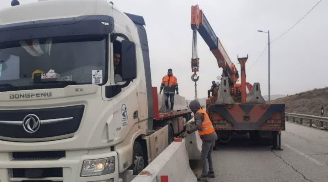 نصب ۲۵ کیلومتر نیوجرسی در محورهای بزرگراهی آذربایجان غربی نصب ۲۵ کیلومتر نیوجرسی در محورهای بزرگراهی آذربایجان غربی