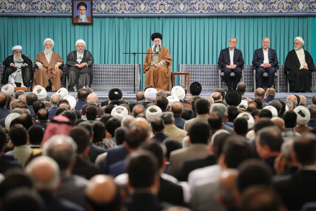 اتحاد دنیای اسلام، تنها راه ایستادگی در مقابل باجطلبی قدرتهای بزرگ اتحاد دنیای اسلام، تنها راه ایستادگی در مقابل باجطلبی قدرتهای بزرگ