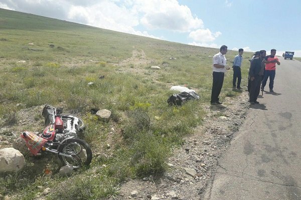 واژگونی موتورسیکلت در محور شاهین دژ به میاندوآب واژگونی موتورسیکلت در محور شاهین دژ به میاندوآب