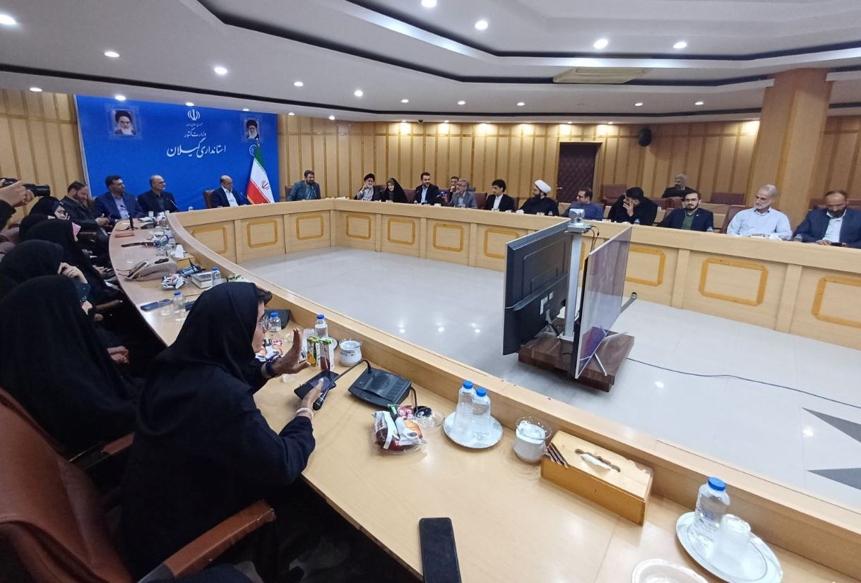 محفل ادبی «عصر شعر روایت» در رشت محفل ادبی «عصر شعر روایت» در رشت