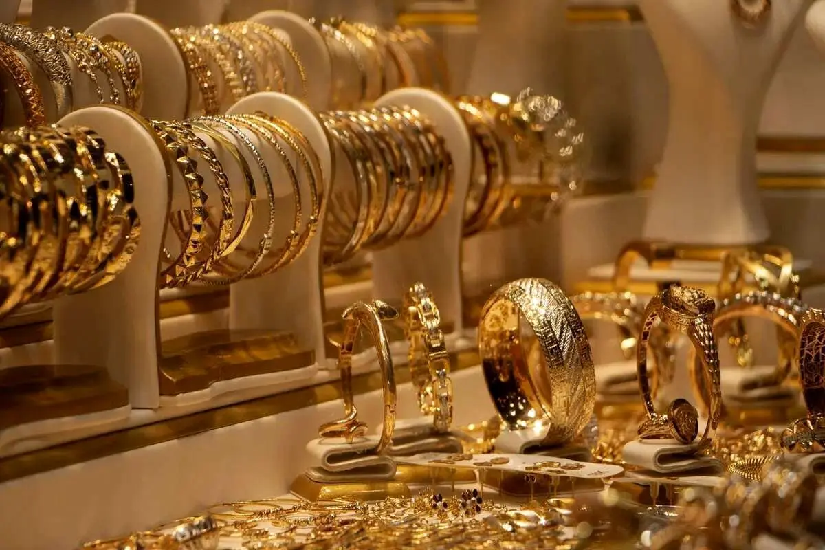 بازگشت میز طلا به اصفهان