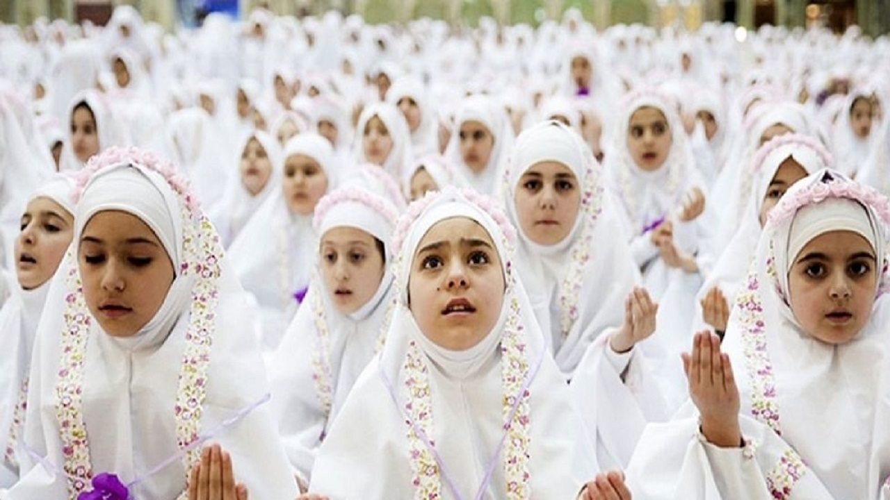 برگزاری جشن تکلیف ۱۵۰ دانش‌آموز دختر در مصلی کوهسار