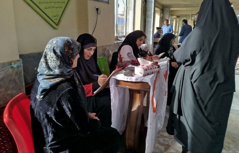 ویزیت رایگان اهالی ازبر فومن به مناسبت دهه فجر