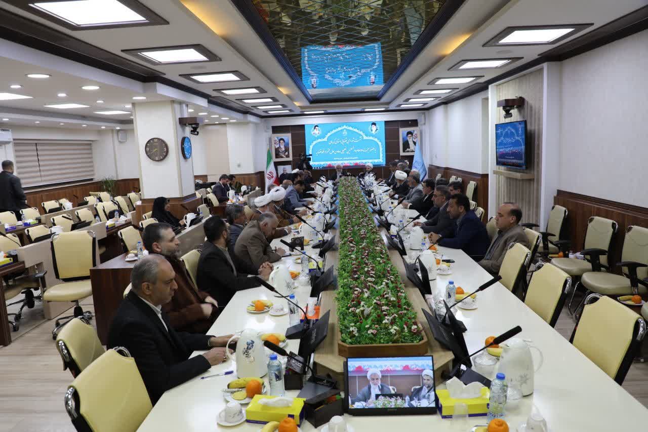 دیدار کارکنان اداری و قضات دادگستری کرمان با معاون اول قوه قضاییه دیدار کارکنان اداری و قضات دادگستری کرمان با معاون اول قوه قضاییه