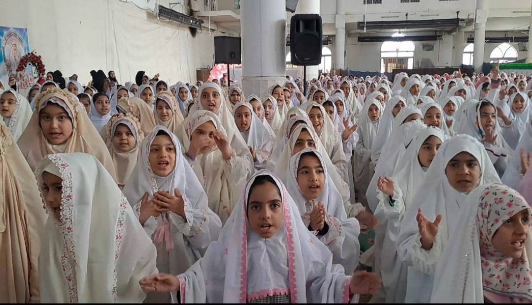 جشن تکلیف هزار دانش‌آموز دختر منطقه زرین‌شهر